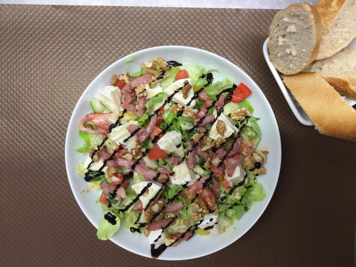 Hotel Restaurant Du Causse 생시르크라포피 외부 사진