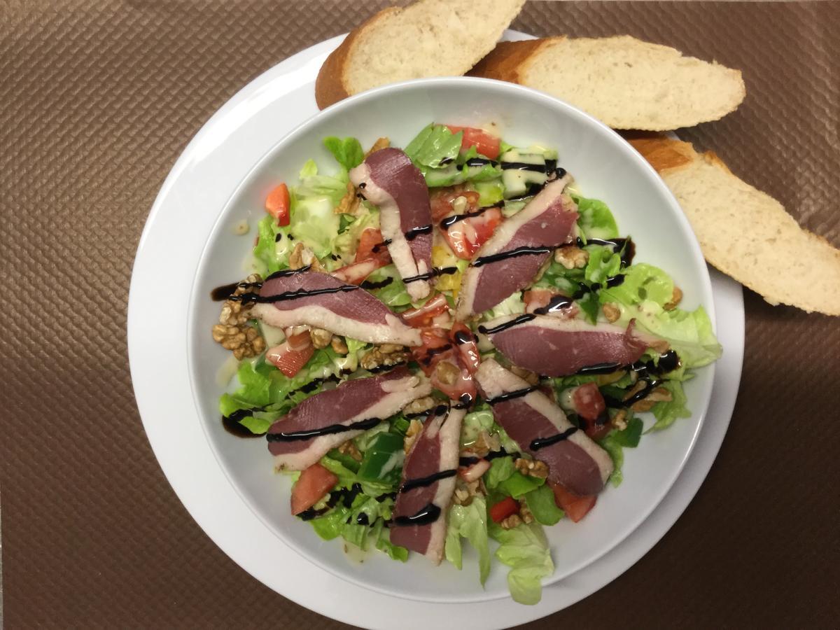 Hotel Restaurant Du Causse 생시르크라포피 외부 사진