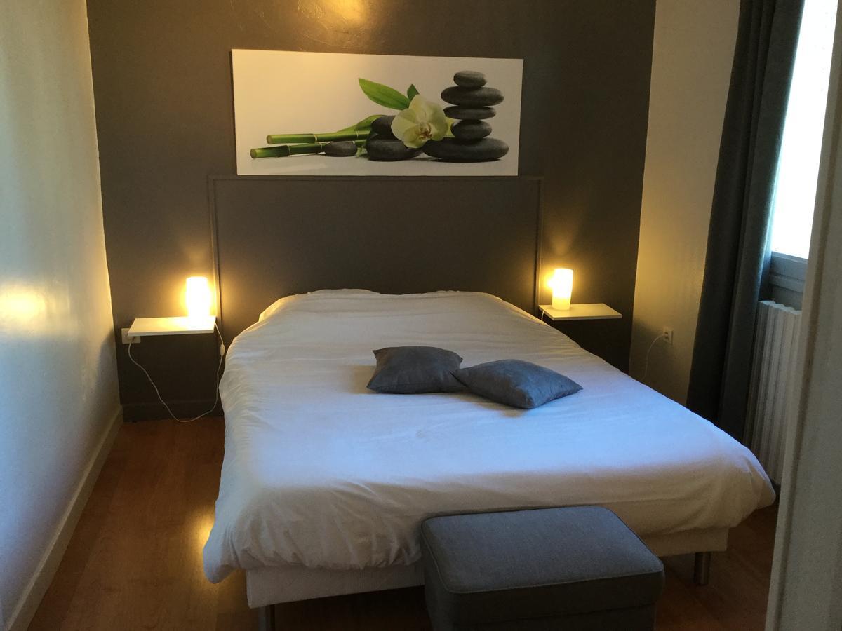 Hotel Restaurant Du Causse 생시르크라포피 외부 사진